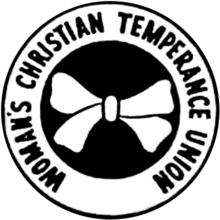 logo : sur un fond noir circulaire, un ruban blanc avec un nœud au centre ; le texte Women's Christian Temperance Union entoure le cercle noir.