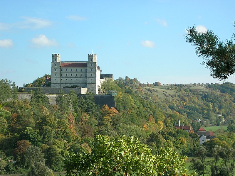 File:Willibaldsburg und Hofmühl Eichstätt (1).jpg