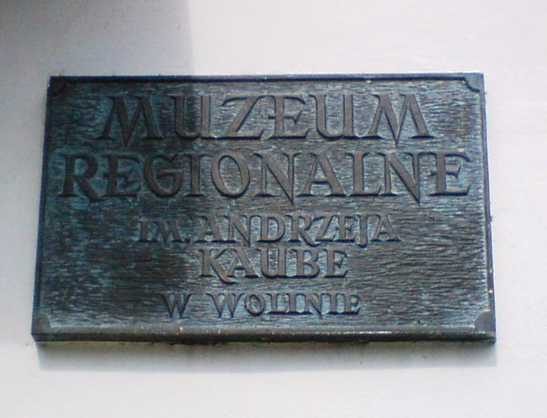 File:Wolin, Muzeum Regionalne im. Andrzeja Kaube.jpg