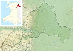 Mapa konturowa Wrexham, blisko centrum u góry znajduje się punkt z opisem „Wrexham”