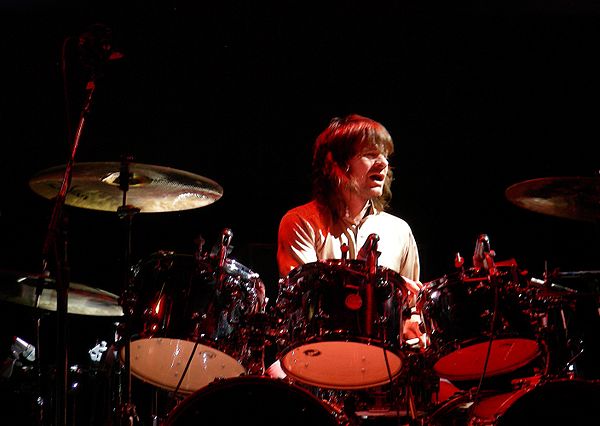Starkey performing with the Who in 2008