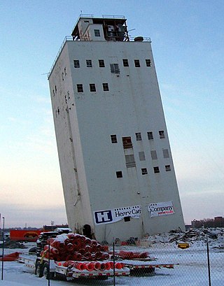 <span class="mw-page-title-main">Zip Feed Tower</span> Grain elevator and feed mill in Sioux Falls, South Dakota