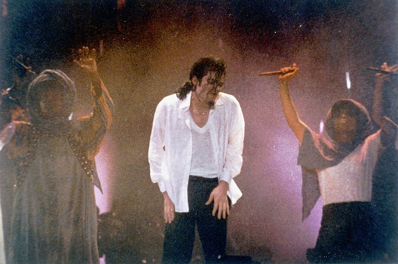 Tập tin:"Will You Be There" performance at Monza (July 6, 1992).jpg