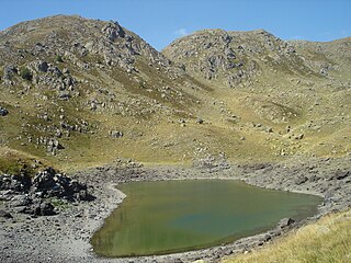 Vevčansko jezero je ledničko jezero na planini Jablanici