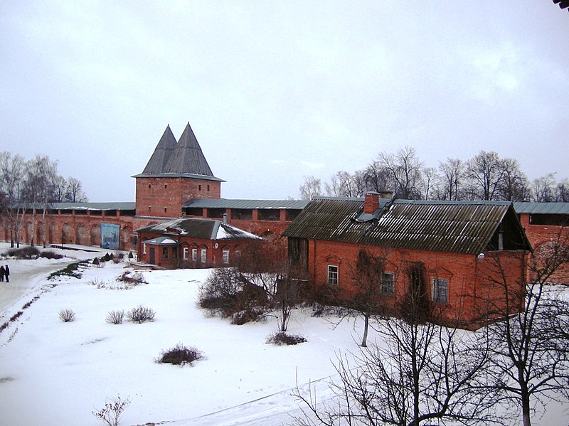 File:Во дворе Зарайского кремля. - panoramio.jpg