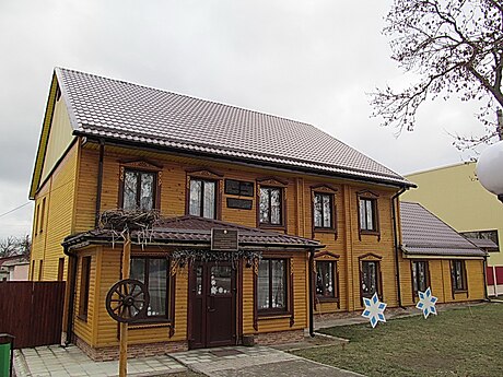 File:Любань. Новая сінагога (01).jpg