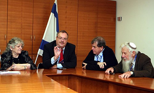 הרשקוביץ עם חתני פרס נובל הפרופסורים ישראל אומן, אהרן צ'חנובר ועדה יונת