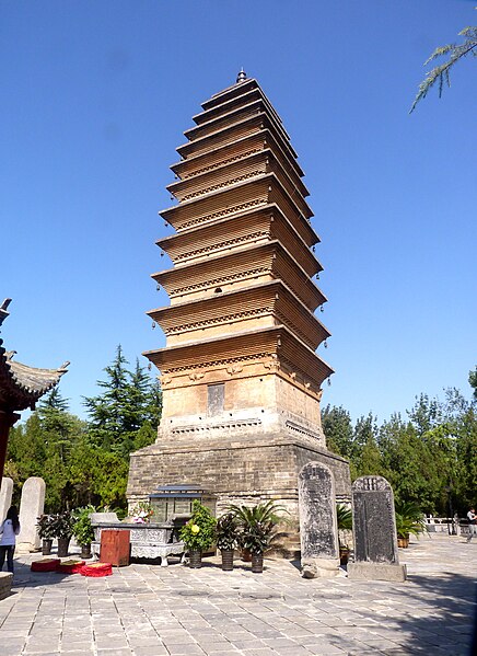 Though destroyed several times in history, the present Qiyun Pagoda was built in 1175