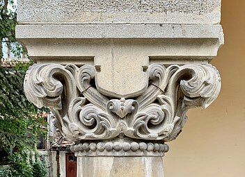 Romanian Revival capital with acanthuses of Strada Carol Davila no. 12, Bucharest, unknown architect, c.1930