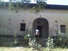 Shree Darbar Lower Hindi Primary School was established by Jodhpur State in 1929. At present this building hosts the Shree Jeevan Boys Hostel. 1929 meN sthaapit shrii drbaar loar praaiimrii hindii paatthshaalaa.jpg