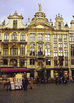 2002-02-14 Bruxelles Grand-Place La Chaloupe dOr.jpg