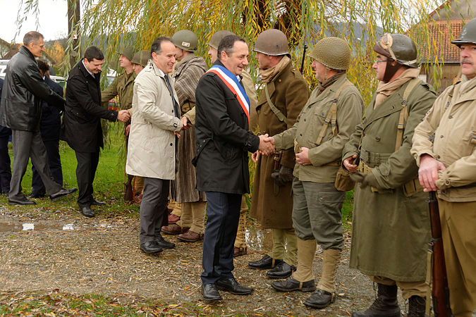 Salutations de la part des officiels.