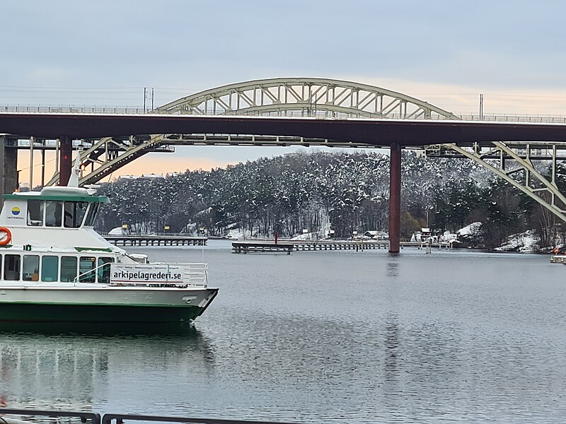 File:20221122-Årstaviken ferry 2(2).jpg