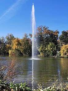 31 - Toulouse - Jardin Compans-Caffarelli - Le jet d'eau.jpg