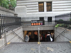 42-a Street-5-a Avenue Entrance.JPG