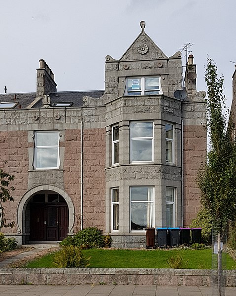 File:64 Hamilton Place, Aberdeen.jpg