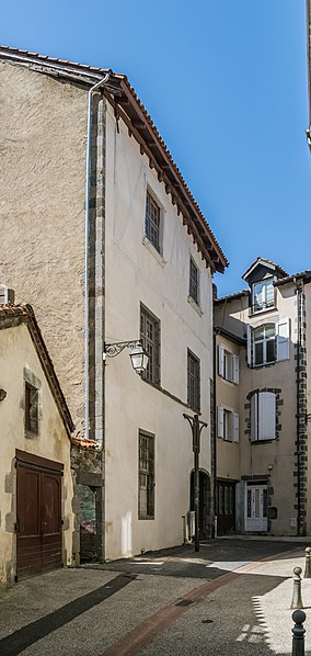 File:7 Rue de Noailles in Aurillac 01.jpg