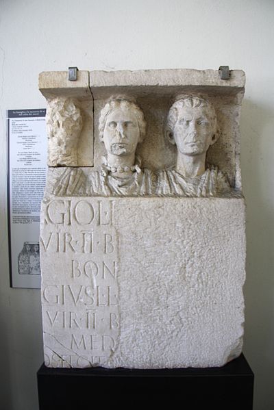 File:9946 - Museo Archeologico di Milano - Lapide di due seviri, sec. I d.C. - Foto Giovanni Dall'Orto, 13 Mar 2012.jpg