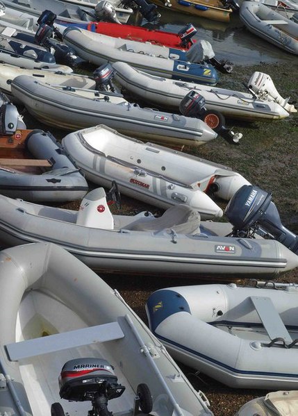 File:A cluster of yacht tenders at Salcombe - geograph.org.uk - 1507367.jpg