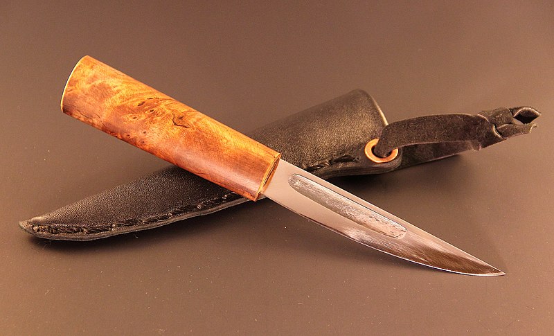 File:A modern yakutian knife with leather sheath.JPG