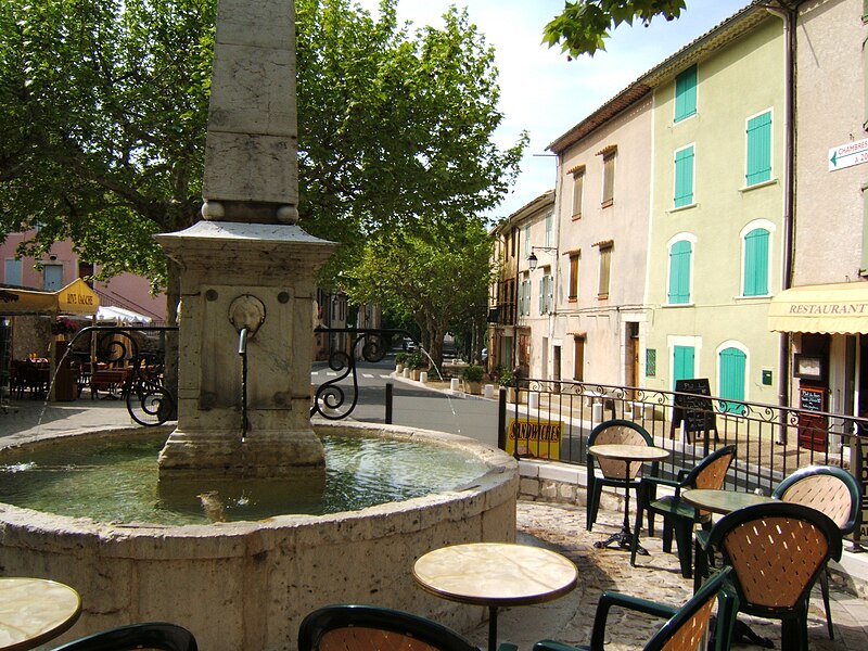 File:Aiguines-Verdon-Provence.jpg