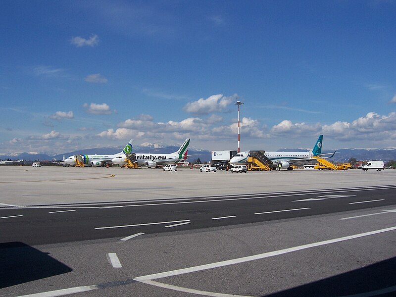 File:Airport Verona1.JPG