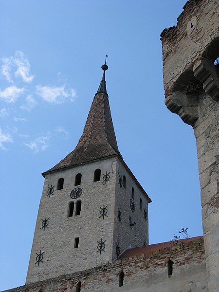 File:Aiud Citadel 2011 - Furriers Tower and Reformed Church 2.jpg