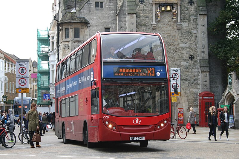 File:Alexander Dennis Enviro400 bus at Carfax, Oxford, England 01.jpg