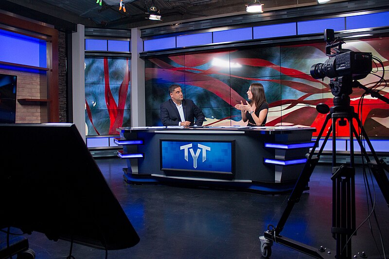 File:Ana Kasparian and Cenk Uygur hosting The Young Turks (26942061744).jpg
