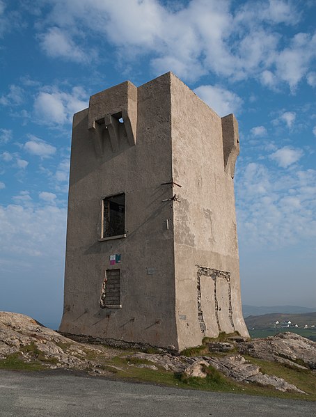 File:Ardmalin Malin Signal Tower 2014 09 11.jpg