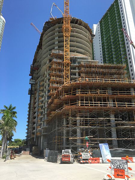 File:Aria on the Bay construction.jpg