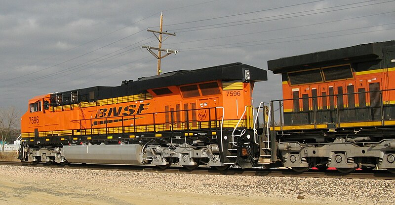 File:BNSF 7596 rear view in Loveland, Colorado, 2007.jpg