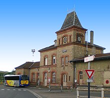 Bahnhof Bouzonville, Empfangsgebäude (Straßenfassade)