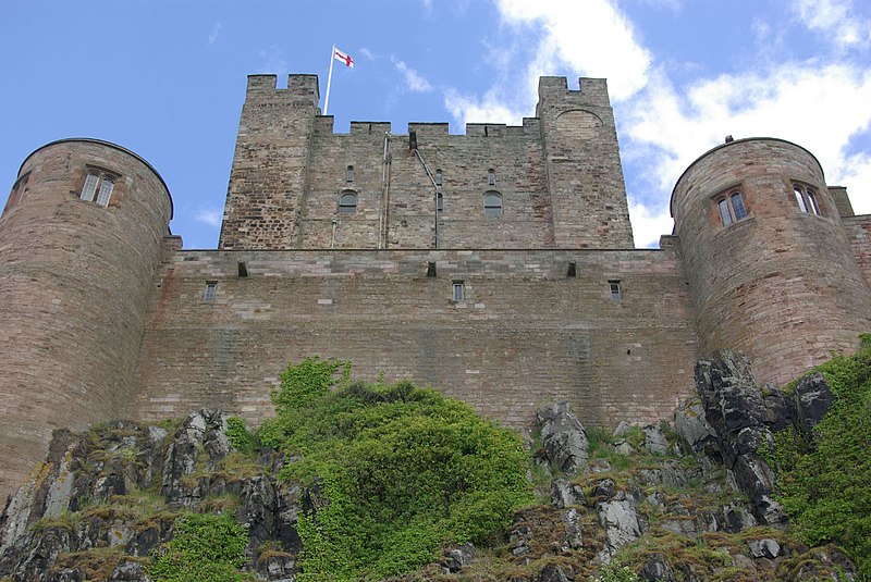 File:Bamburgh Castle - geograph.org.uk - 1899600.jpg