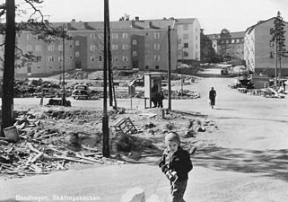 Bandhagen, Skällingebacken, under uppförande 1952–1954.