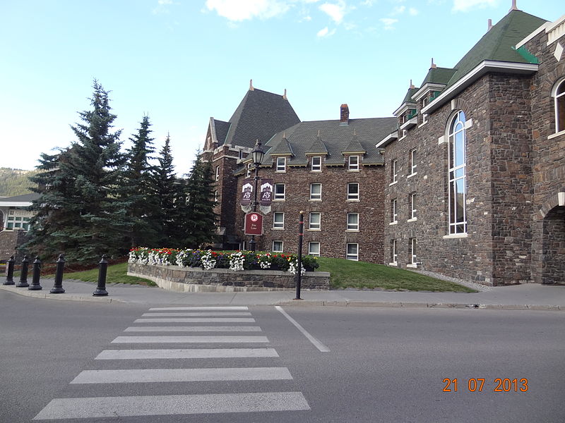 File:Banff Springs Hotel 7373 Banff National Park, Albarta Canada 11.JPG