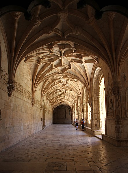 File:Belem-Mosteiro dos Jeronimos-Kreuzgang-148-2011-gje.jpg