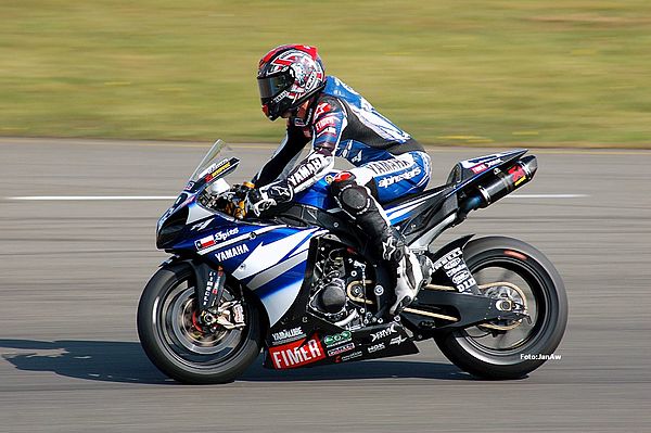 Series rookie Ben Spies held off veteran Noriyuki Haga to win the title by six points. Spies did not defend his title in 2010, as he replaced James To