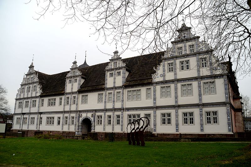 File:Bevern, Schloss.jpg