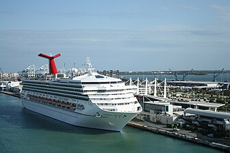 Пристанище на Carnival Destiny в Маями 2010.jpg