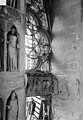 Cathédrale Notre-Dame - Revers du portail sud de la façade ouest - Statues, côté sud et linteau sous la rose du tympan - Reims - Médiathèque de l'architecture et du patrimoine - APMH00016941.jpg