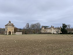 Château et pigeonnier de Las Néous à Pradère-les-Bourguets.jpg