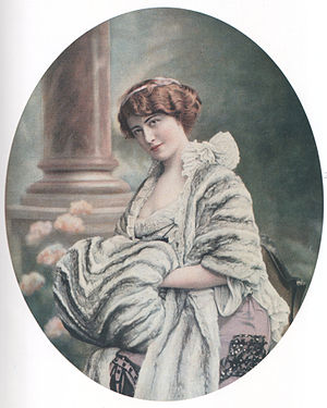 1903. Chincilla fur stole and muff by Paquin.