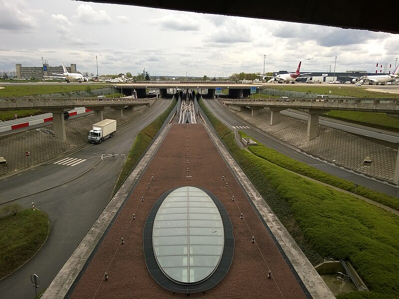 File:Circulaire Terminal 1 et CDGVAL.jpg