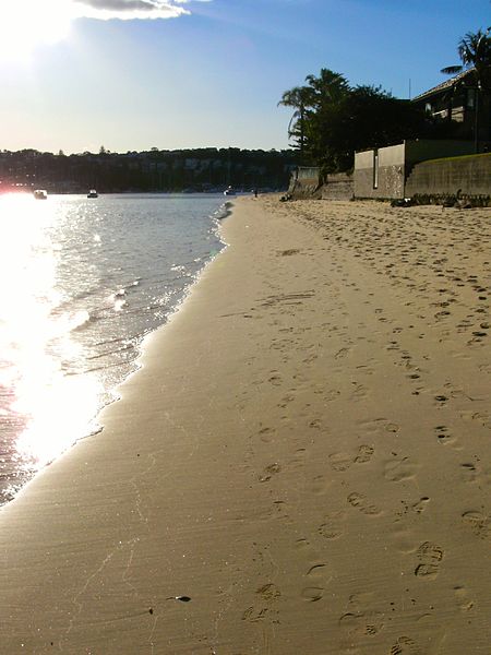 File:Clontarf beach (3617592586).jpg