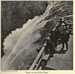 מראה מראש המפל העליון בצילום מ-1916