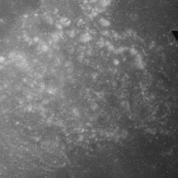 Apollo 15 mapping camera image at high sun angle showing differences in albedo rather than topography Da Vinci crater AS15-M-1785.jpg