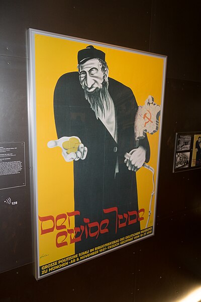 File:Der ewige Jude Grosse politische Schau im Bibliotheksbau des Deutschen Museums zu München ab 8. November 1937 Plakat Anti-Semitic Nazi poster Münchner Stadtmuseum Munich City Museum 2014.jpg