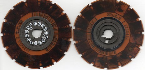 Disc-filmens negativ efter framkallning (framsida och baksida)