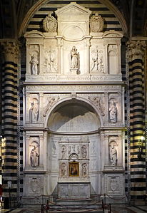 Piccolomini Altar im Dom von Siena